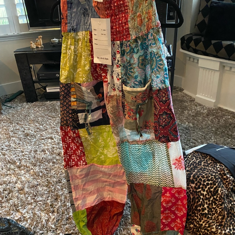Multi colored summer pants with elastic bottoms